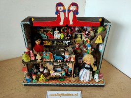 miniatuur vitage  speelgoed-poppenwinkeltje (1)